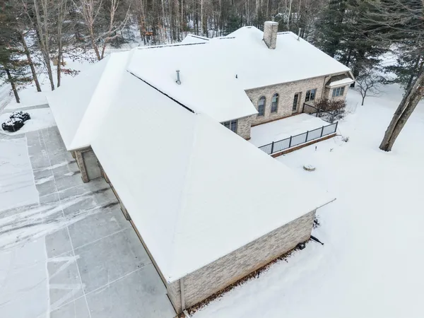$749,900 | 2817 Brook Hills Drive, Green Bay, WI 54313