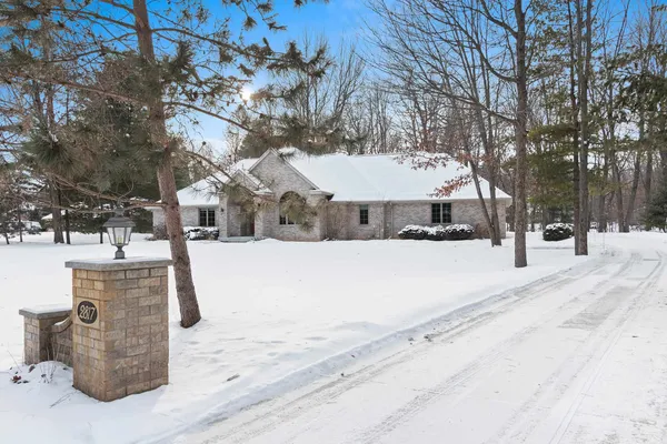 $749,900 | 2817 Brook Hills Drive, Green Bay, WI 54313