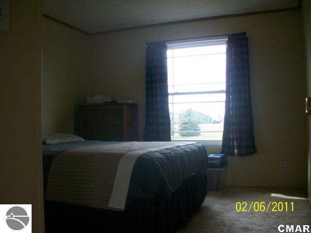 8191 South Vandecar Road Mount Pleasant, MI 48858 - Photo 9 of 16 1772509-8.JPG