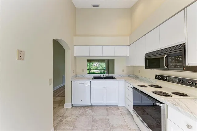 $259,900 | 4537 Morningside, Unit 10, Sarasota, FL 34235