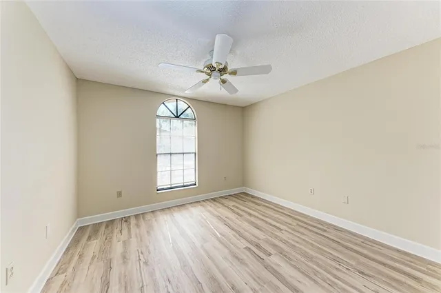 $259,900 | 4537 Morningside, Unit 10, Sarasota, FL 34235