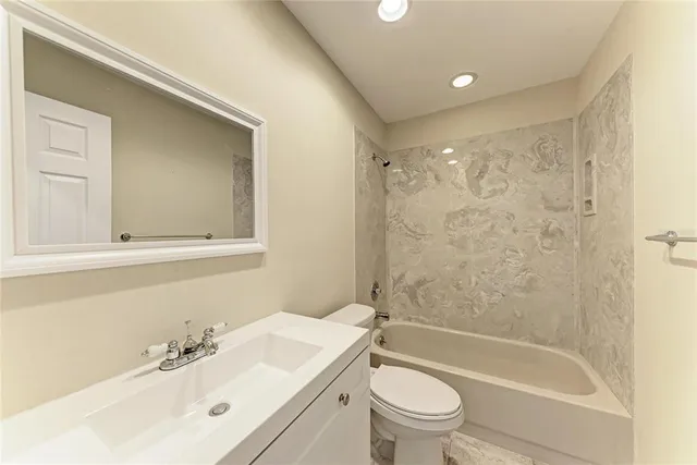 $259,900 | 4537 Morningside, Unit 10, Sarasota, FL 34235