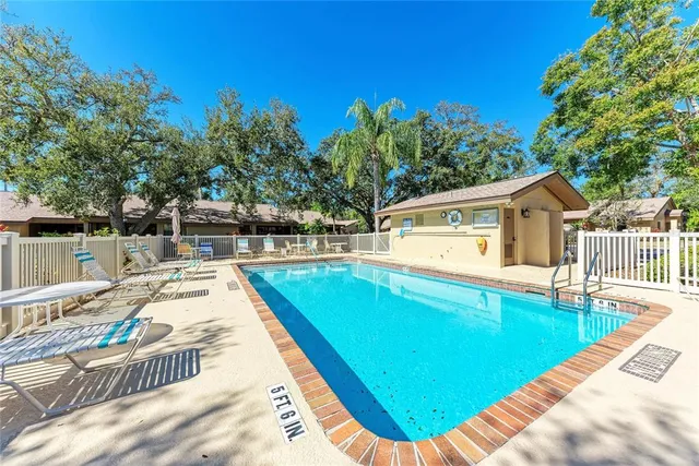 $259,900 | 4537 Morningside, Unit 10, Sarasota, FL 34235