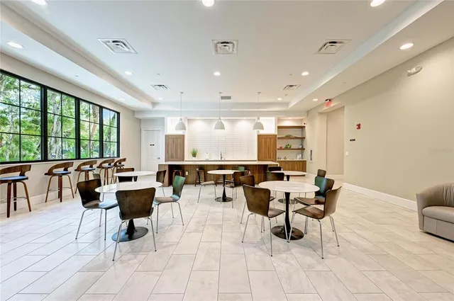 $259,900 | 4537 Morningside, Unit 10, Sarasota, FL 34235