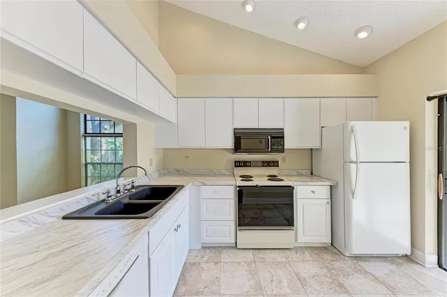 $259,900 | 4537 Morningside, Unit 10, Sarasota, FL 34235