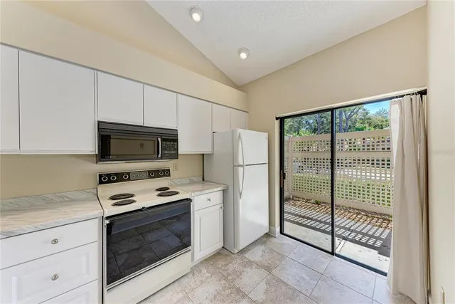 $259,900 | 4537 Morningside, Unit 10, Sarasota, FL 34235