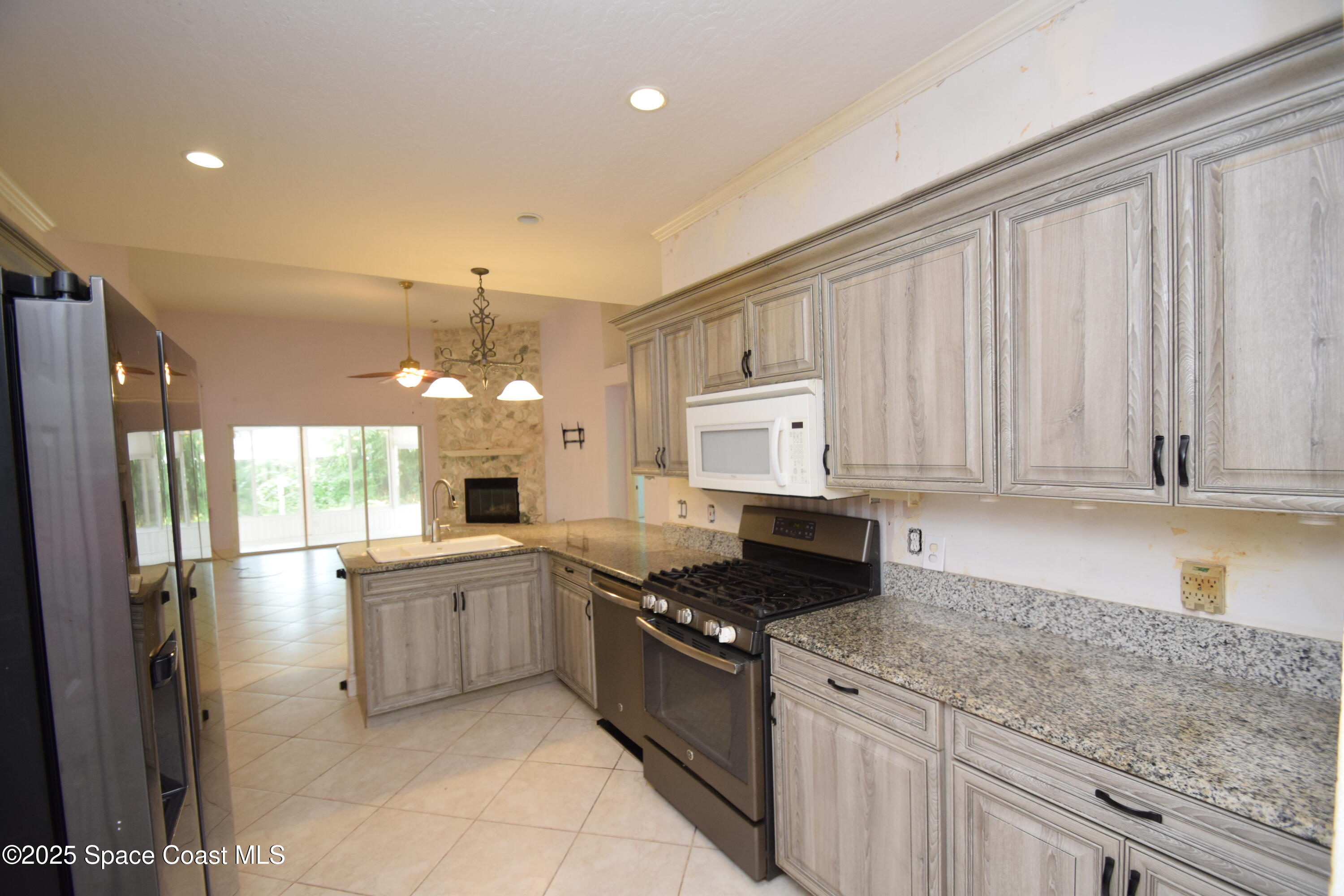 1642 Rustic Way Melbourne, FL 32935 - Photo 20 of 35 Kitchen