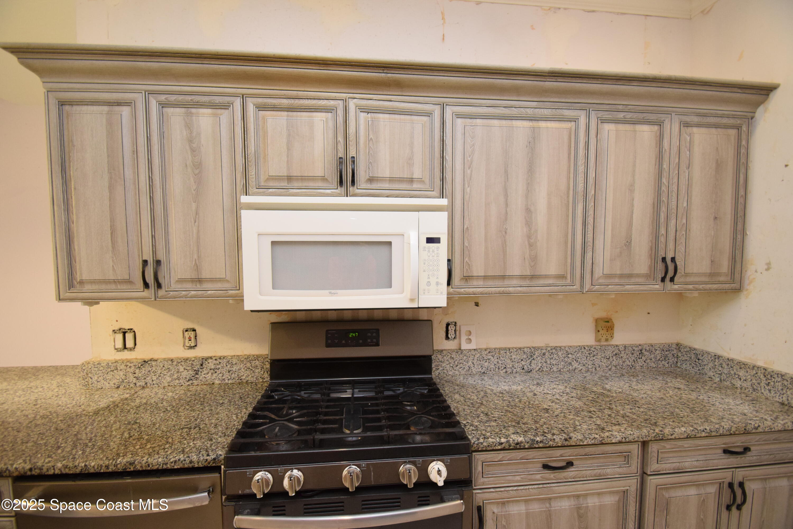 1642 Rustic Way Melbourne, FL 32935 - Photo 21 of 35 Kitchen