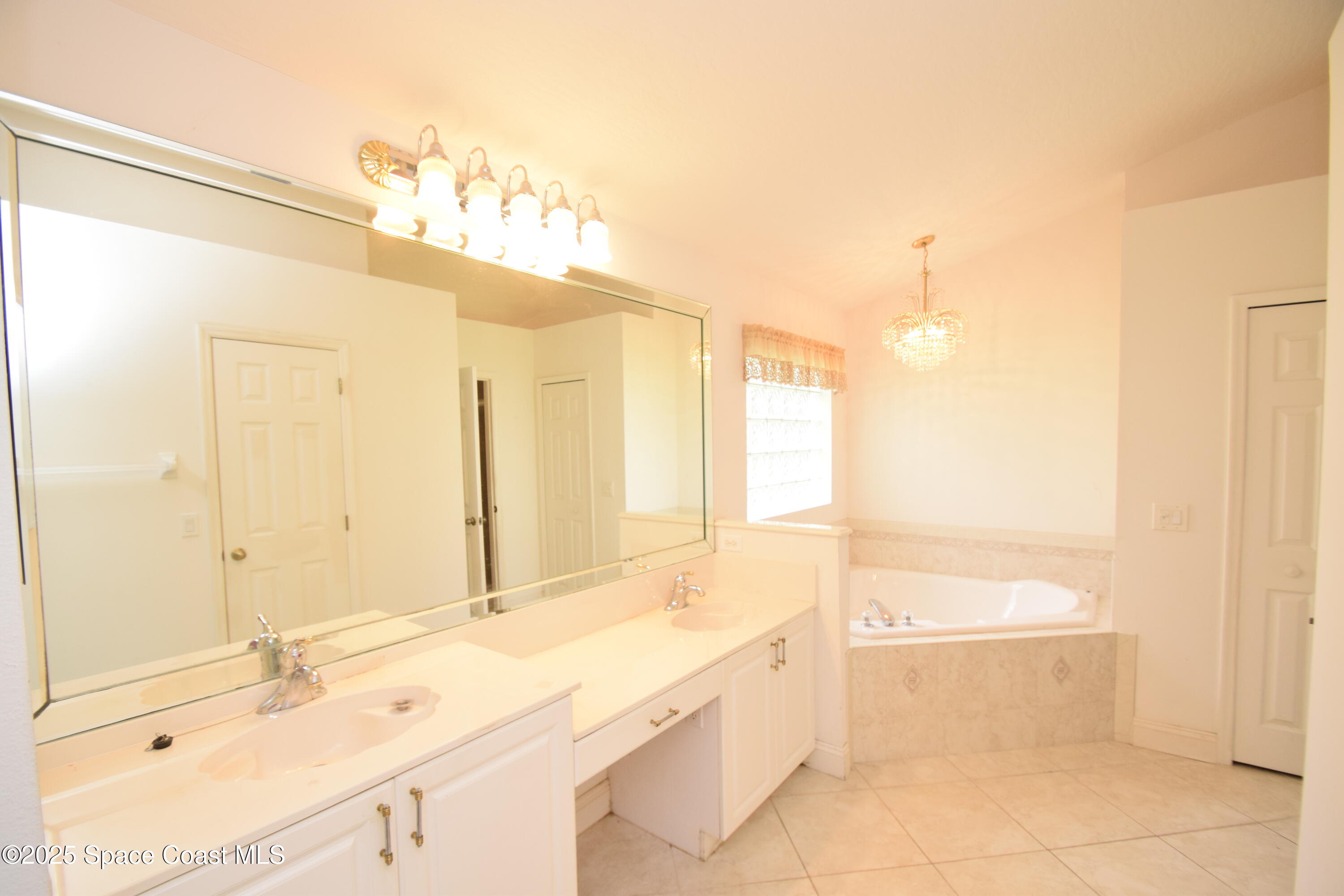 1642 Rustic Way Melbourne, FL 32935 - Photo 24 of 35 Primary bath