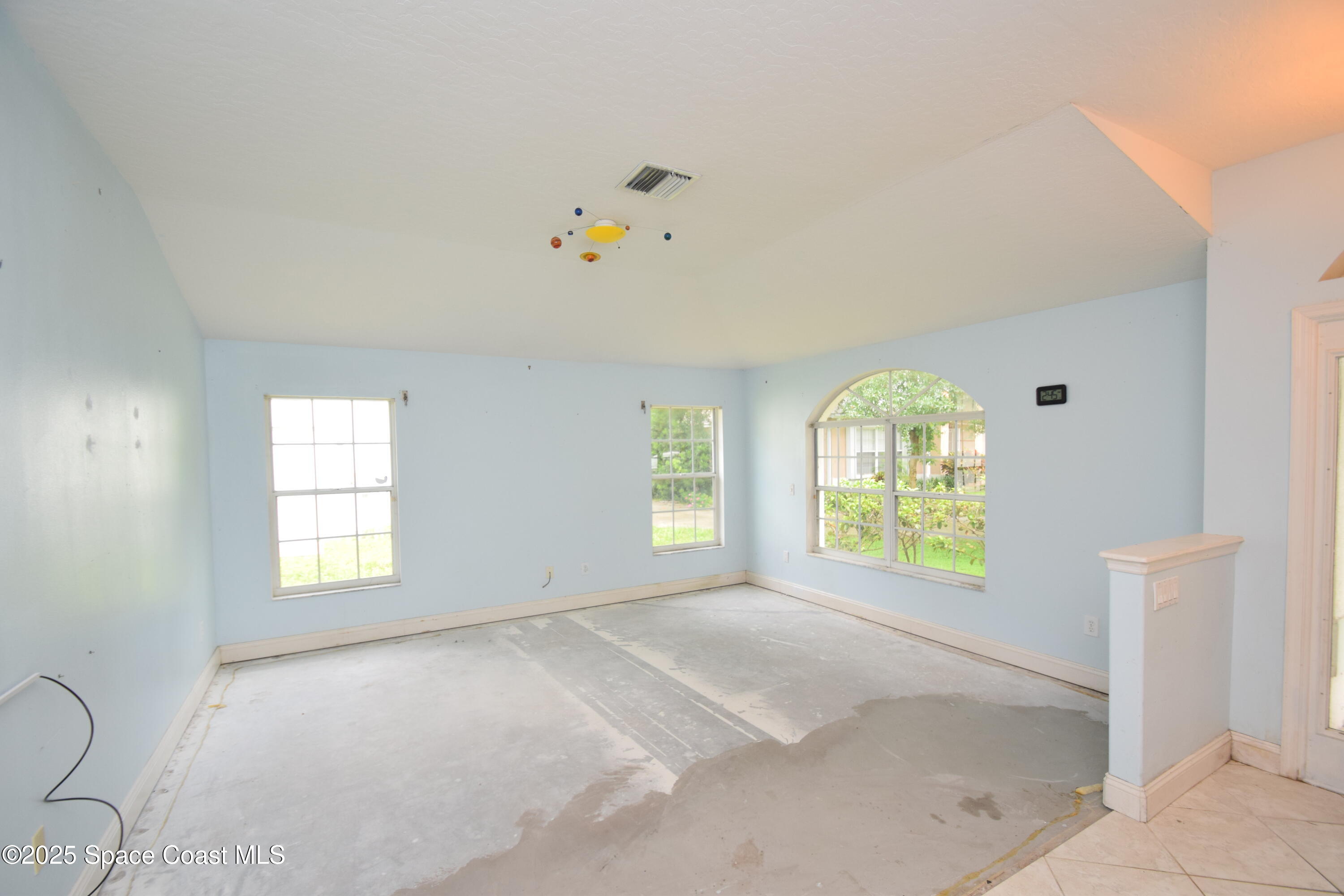 1642 Rustic Way Melbourne, FL 32935 - Photo 6 of 35 Living room