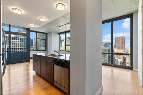 $3,400 | 235 West Van Buren Street, Unit 2801, Chicago, IL 60607