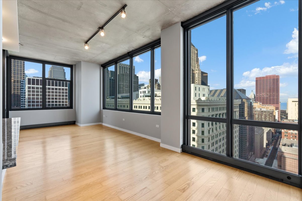 235 West Van Buren Street, Unit 2801 Chicago, IL 60607 - Photo 12 of 31