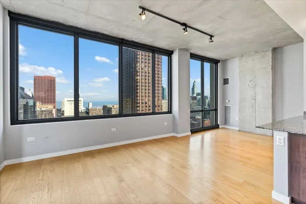 $3,400 | 235 West Van Buren Street, Unit 2801, Chicago, IL 60607