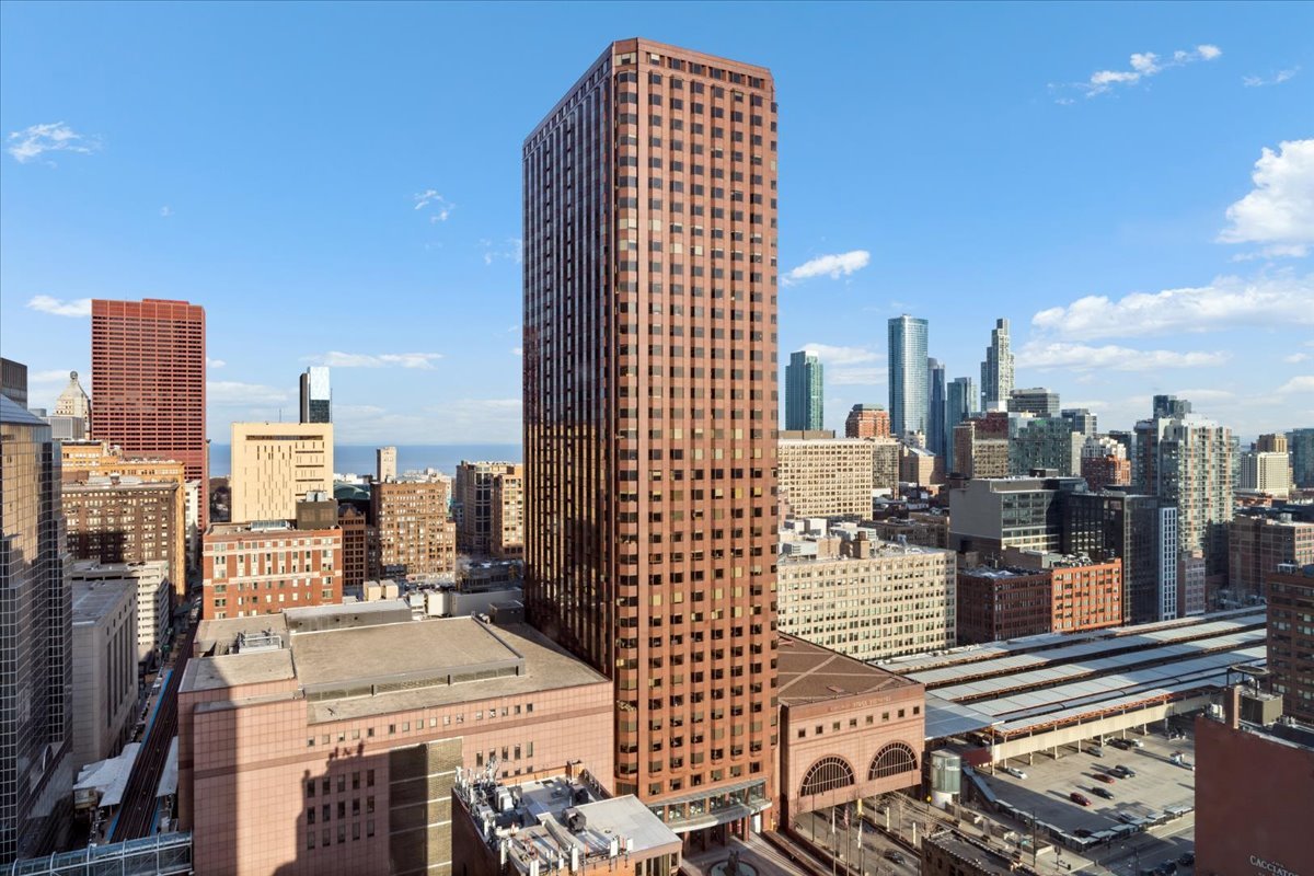 235 West Van Buren Street, Unit 2801 Chicago, IL 60607 - Photo 24 of 31