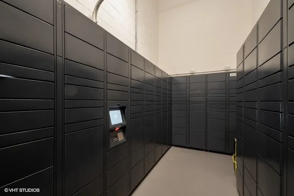 $3,400 | 235 West Van Buren Street, Unit 2801, Chicago, IL 60607