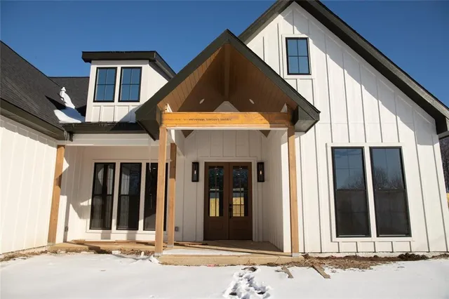 $470,000 | 5357 Choctaw Lane, McLouth, KS 66054