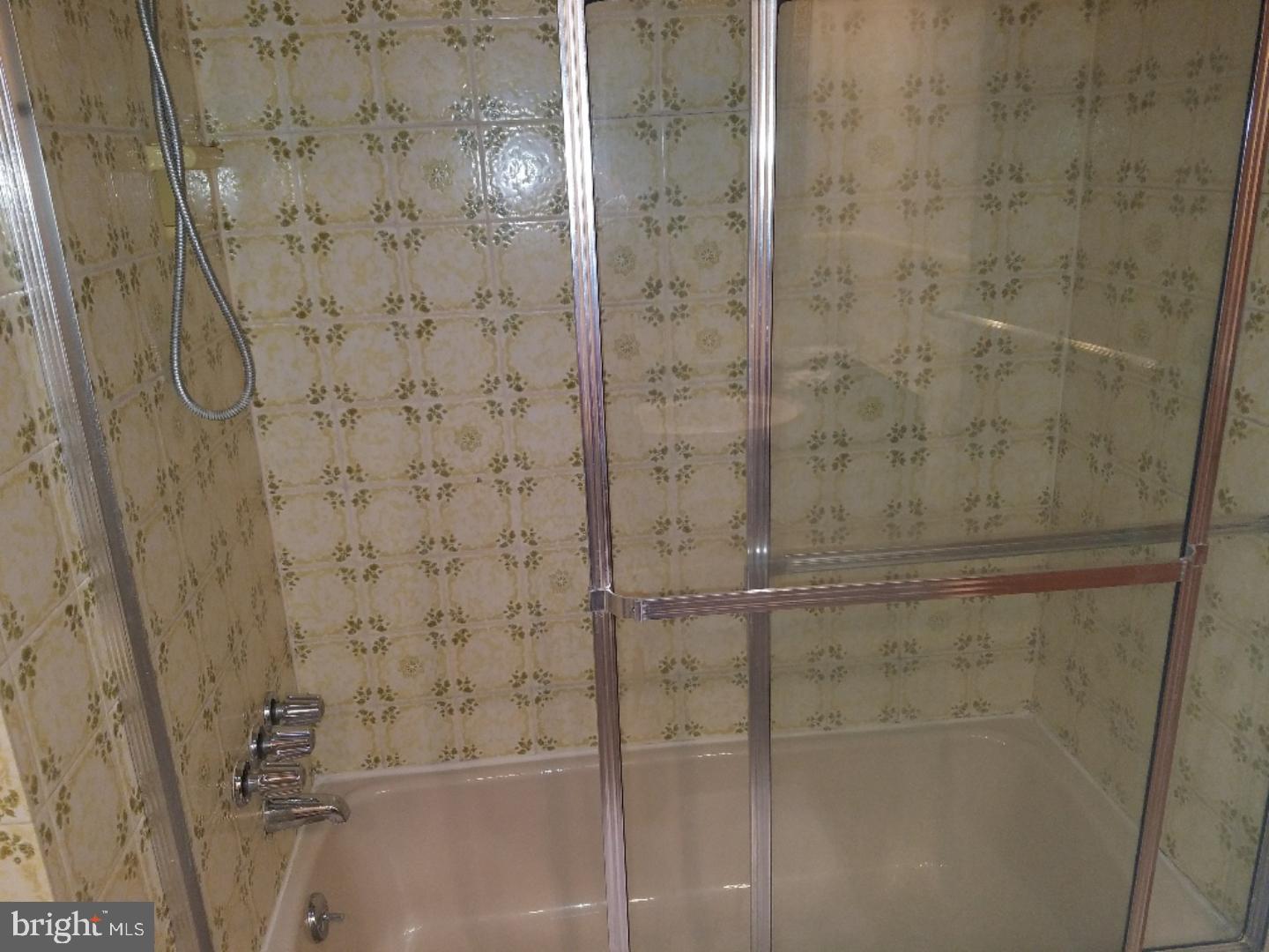 330 Huntley Road Upper Darby, PA 19082 - Photo 11 of 13 Bathroom