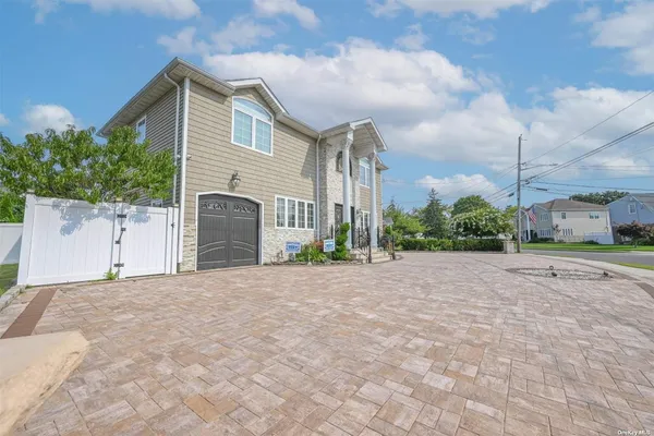 $1,200,000 | 1056 North Drive, Merrick, NY 11566