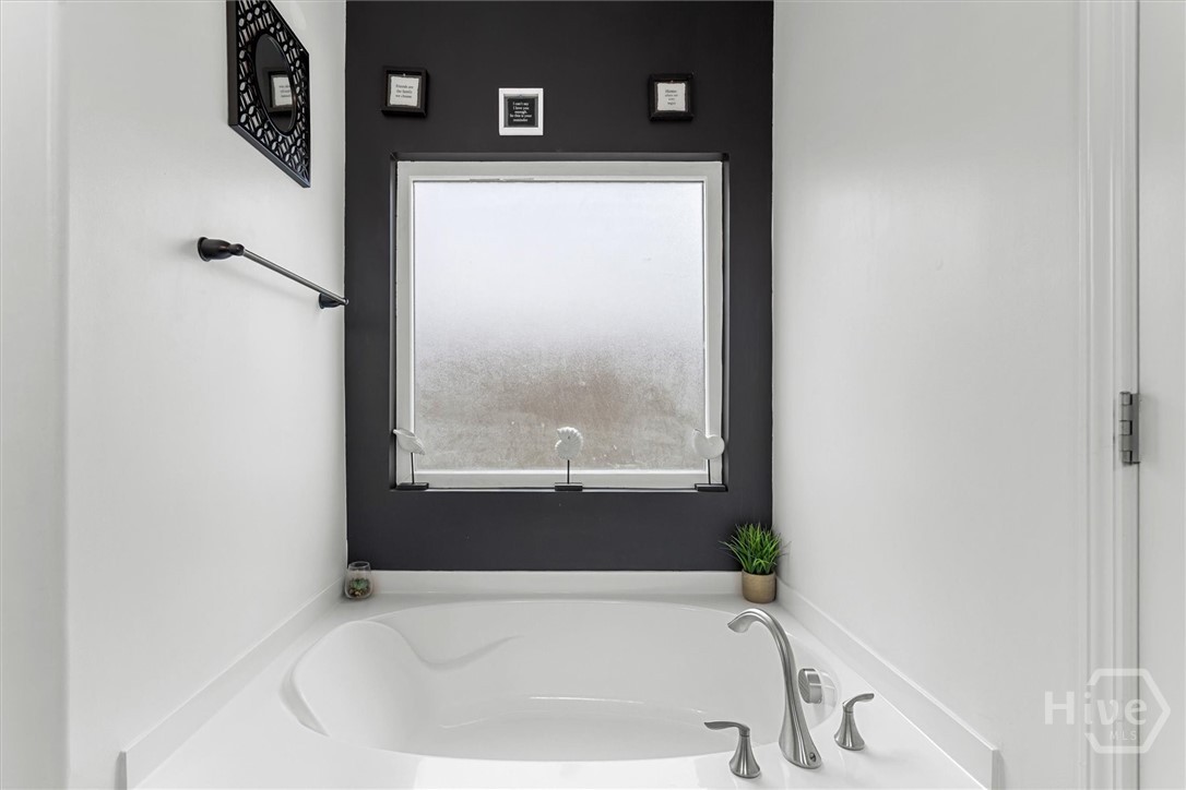 104 Aquaduct Drive Rincon, GA 31326 - Photo 27 of 49 Primary Suite Bathroom Garden Tub