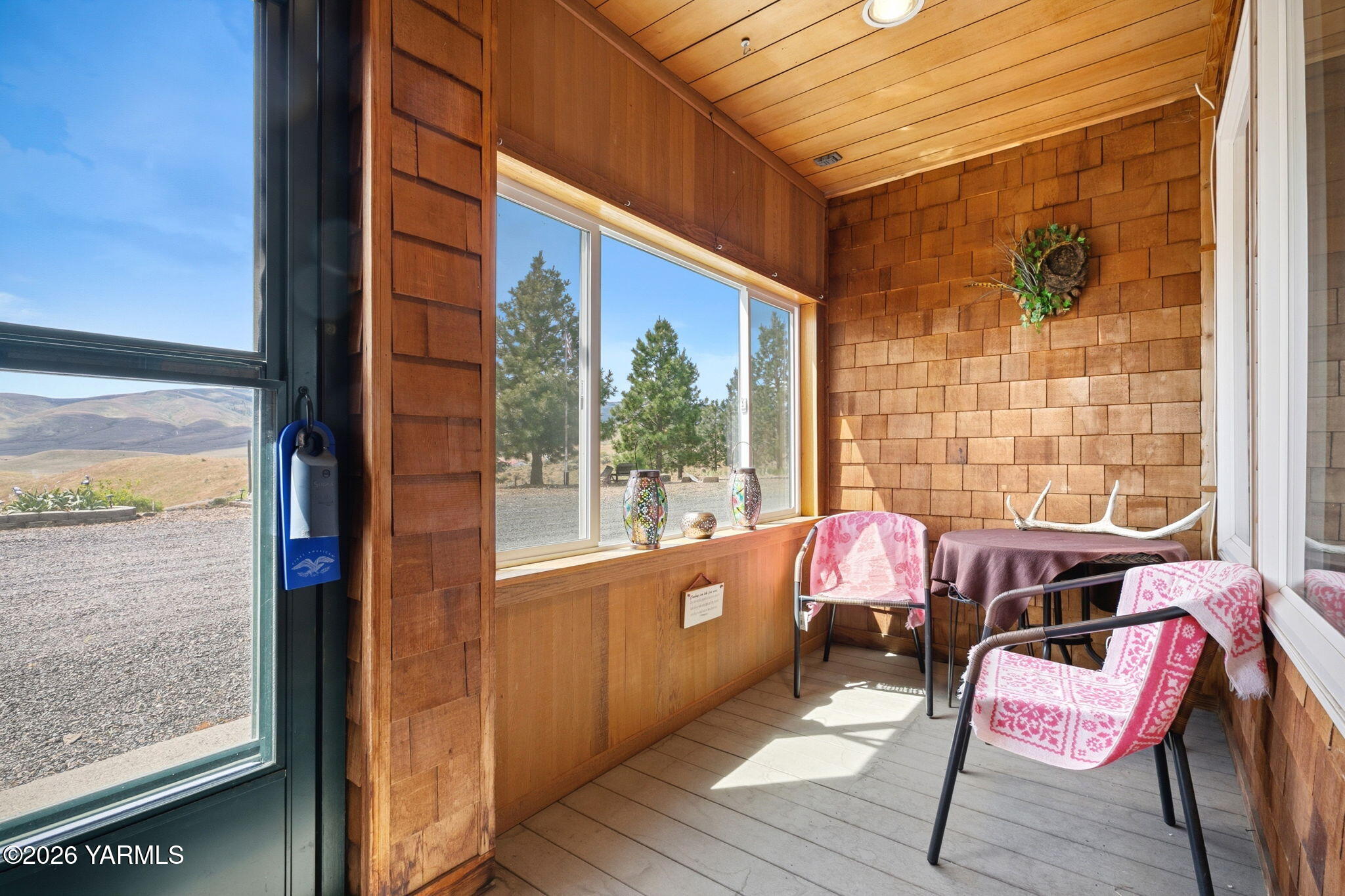 999 Elk Ridge Lane Selah, WA 98942 - Photo 5 of 43 Sun Room