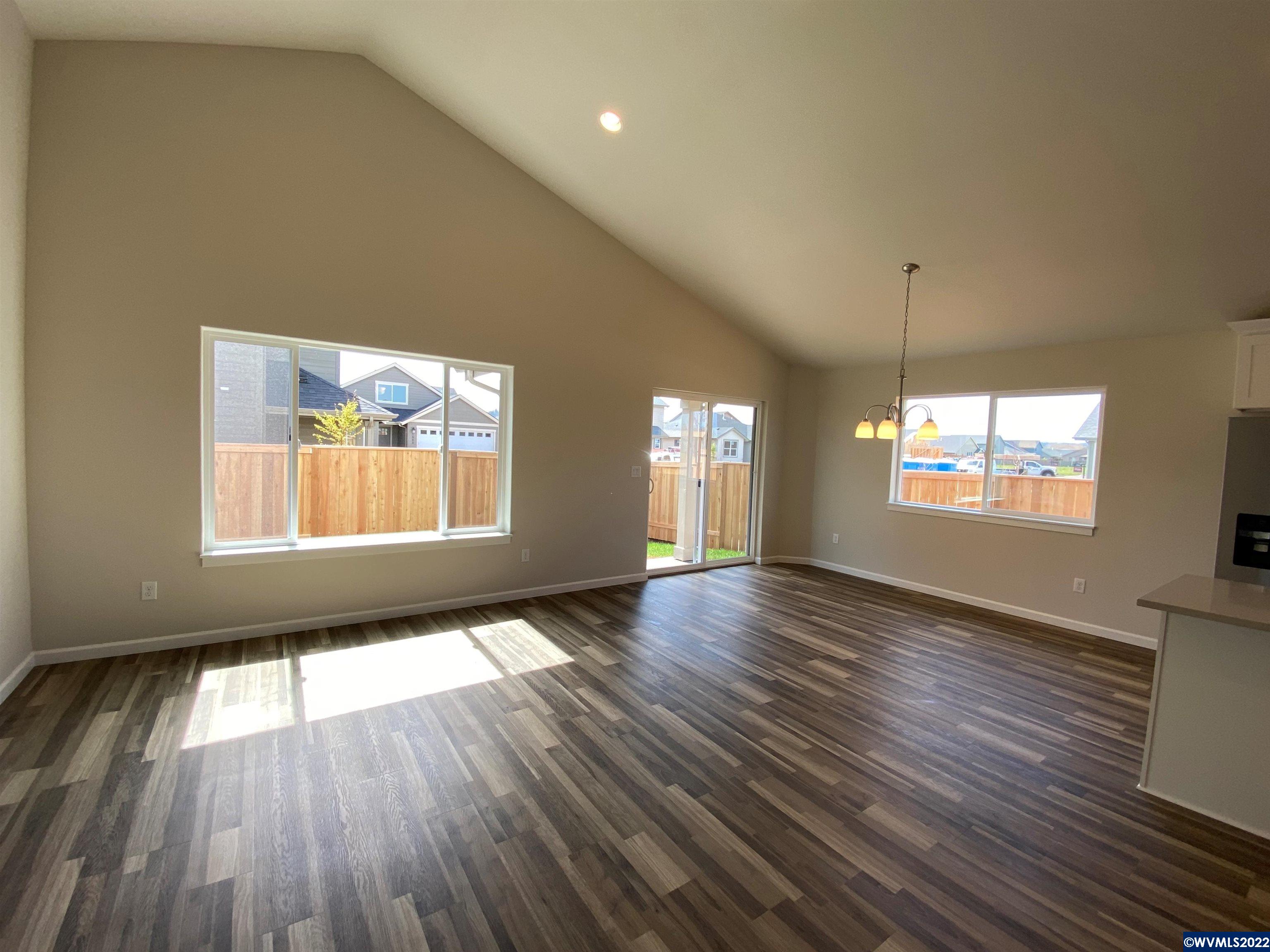 1919 Southeast Hankel Street Dallas, OR 97338 - Photo 9 of 33 Gallery Image 9
