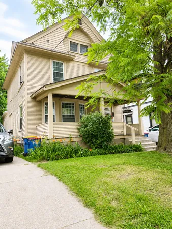 $229,900 | 846 Eastern Avenue Southeast, Grand Rapids, MI 49507