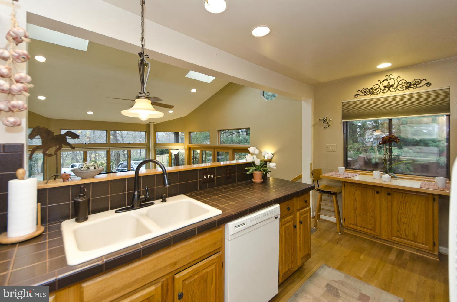 1929 Hunter Mill Road Vienna, VA 22182 - Photo 12 of 30 Kitchen