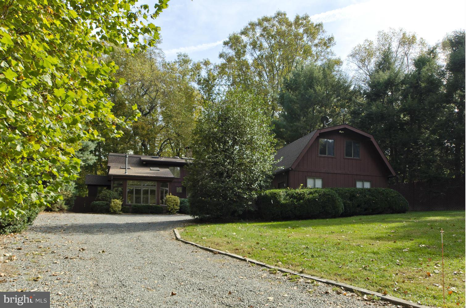 1929 Hunter Mill Road Vienna, VA 22182 - Photo 3 of 30 Exterior (Front)