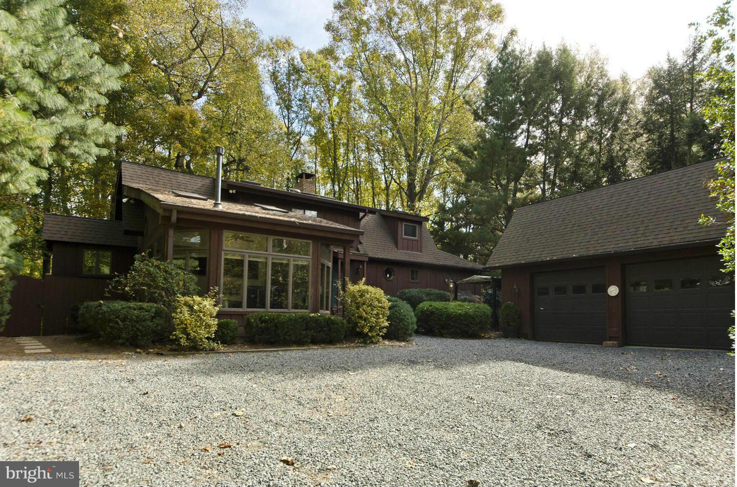 1929 Hunter Mill Road Vienna, VA 22182 - Photo 4 of 30 Exterior (Front)