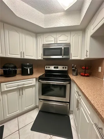 $2,000 | 8235 Lake Drive, Unit 204, Doral, FL 33166