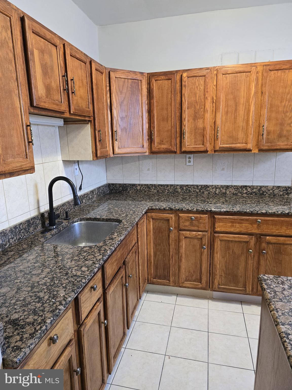 942 North 11th Street Reading, PA 19604 - Photo 16 of 55