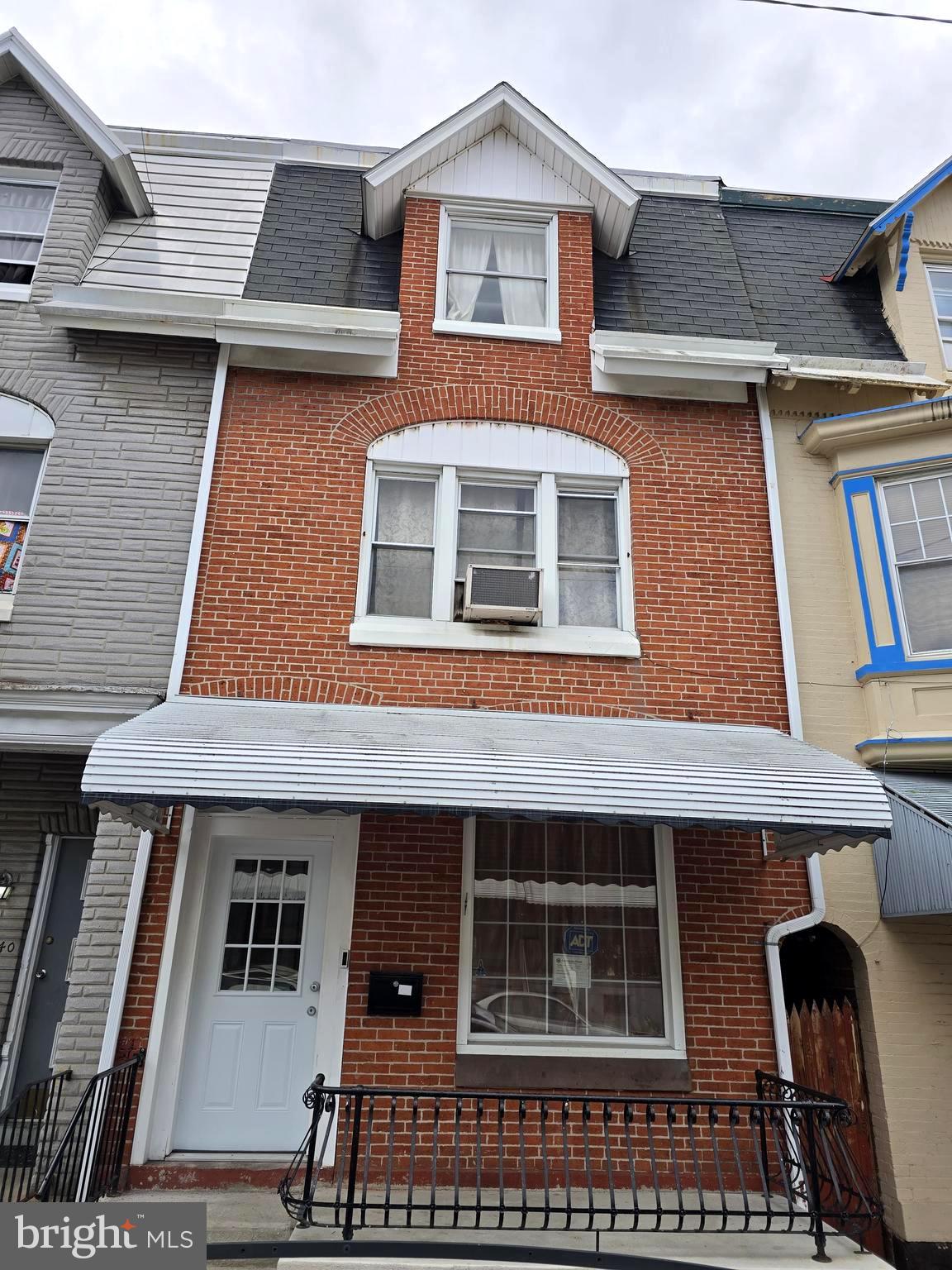 942 North 11th Street Reading, PA 19604 - Photo 2 of 55