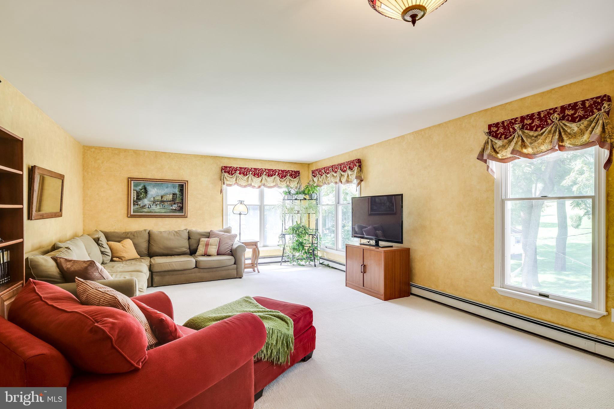 2906 Pinewick Road Ellicott City, MD 21042 - Photo 11 of 31 Gallery Image 11
