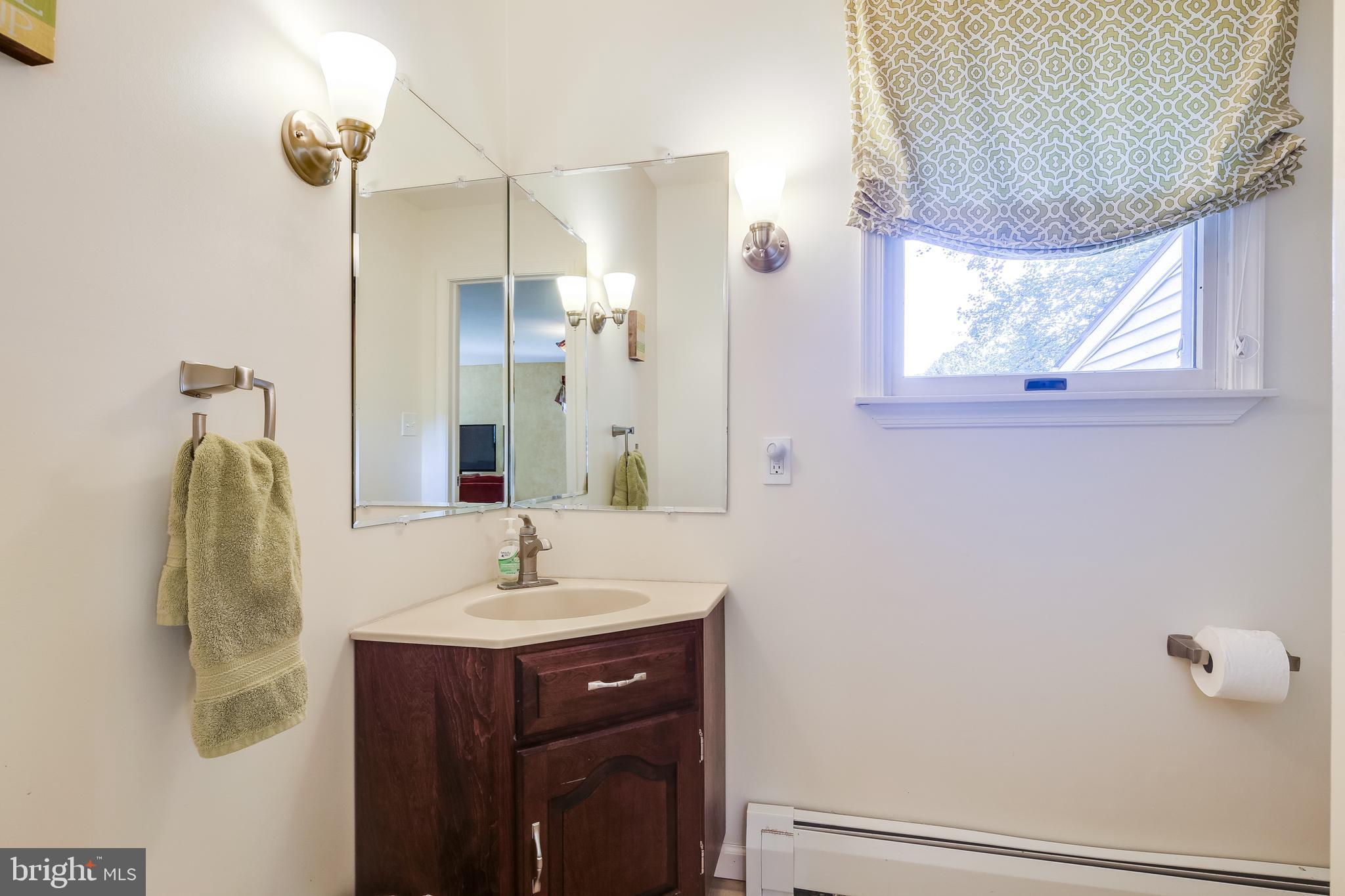 2906 Pinewick Road Ellicott City, MD 21042 - Photo 20 of 31 Gallery Image 20