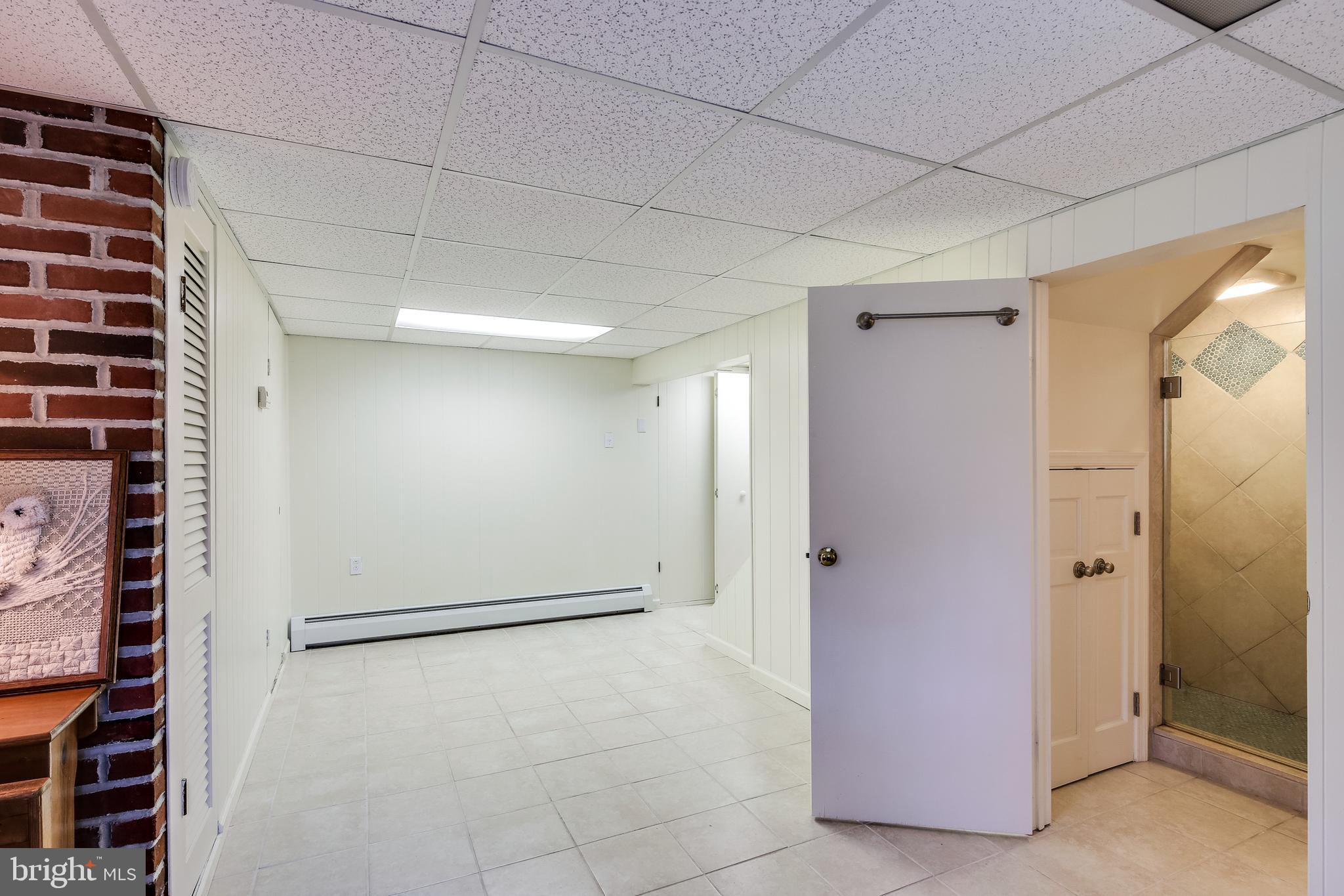 2906 Pinewick Road Ellicott City, MD 21042 - Photo 25 of 31 Gallery Image 25