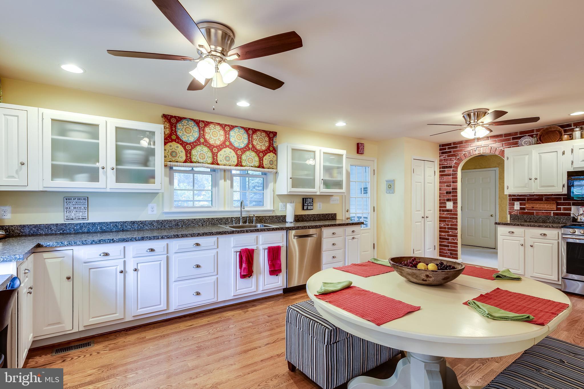 2906 Pinewick Road Ellicott City, MD 21042 - Photo 4 of 31 Gallery Image 4