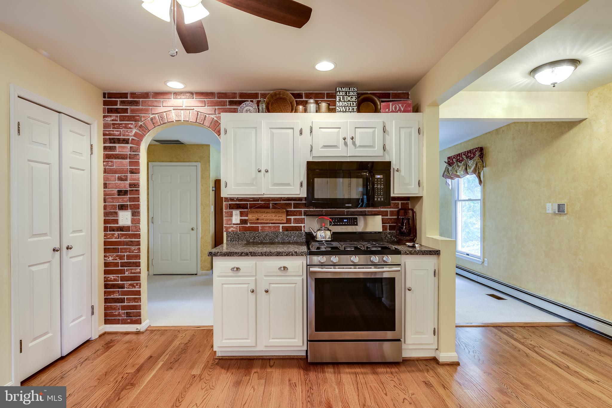2906 Pinewick Road Ellicott City, MD 21042 - Photo 6 of 31 Gallery Image 6