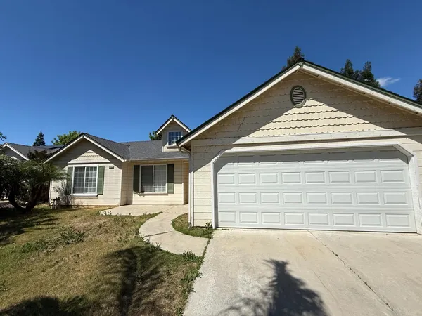$399,950 | 4702 West Mesa Avenue, Fresno, CA 93722