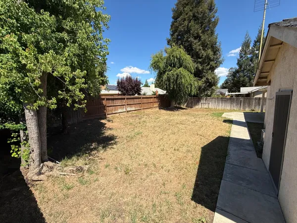 $399,950 | 4702 West Mesa Avenue, Fresno, CA 93722