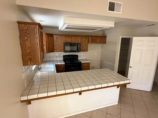 $399,950 | 4702 West Mesa Avenue, Fresno, CA 93722