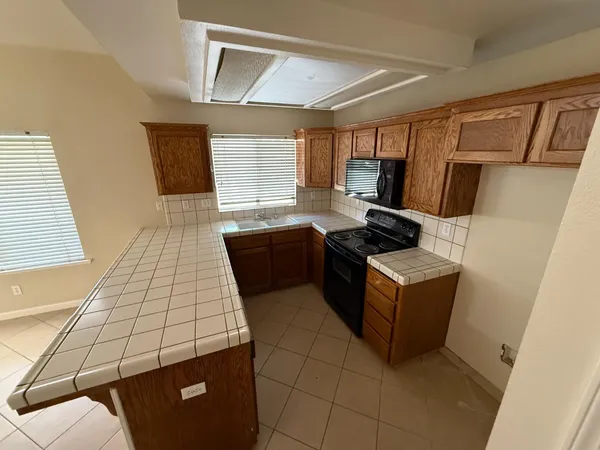 $399,950 | 4702 West Mesa Avenue, Fresno, CA 93722