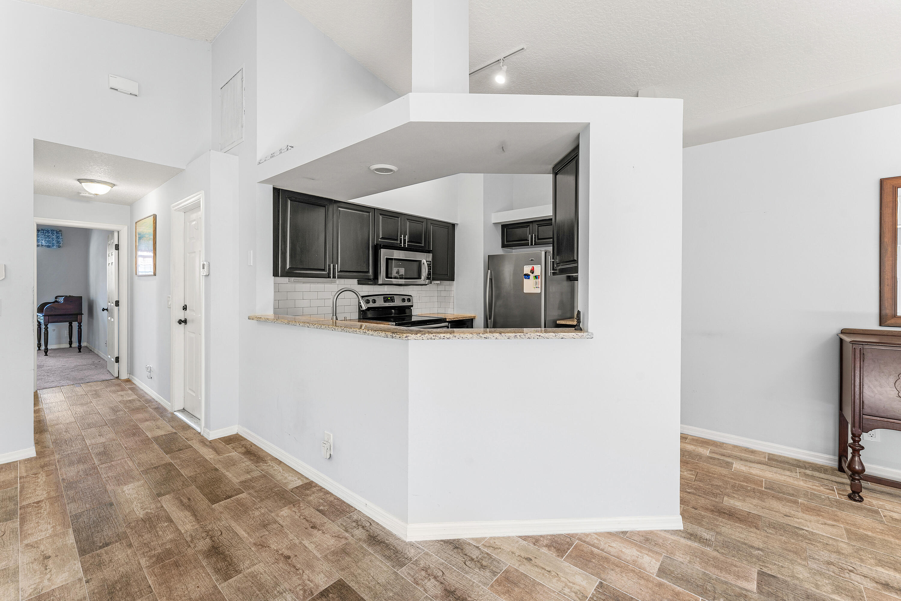 2100 Bonisle Circle Riviera Beach, FL 33418 - Photo 11 of 24 006-2100BonisleCircle-RivieraBeach-FL-33