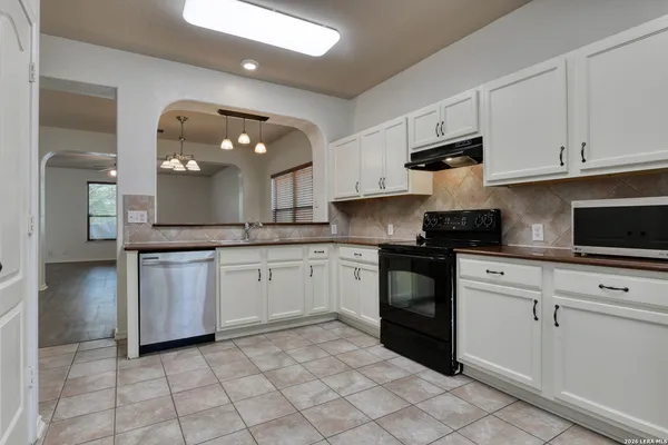 $1,675 | 6130 Pecan Tree, San Antonio, TX 78240