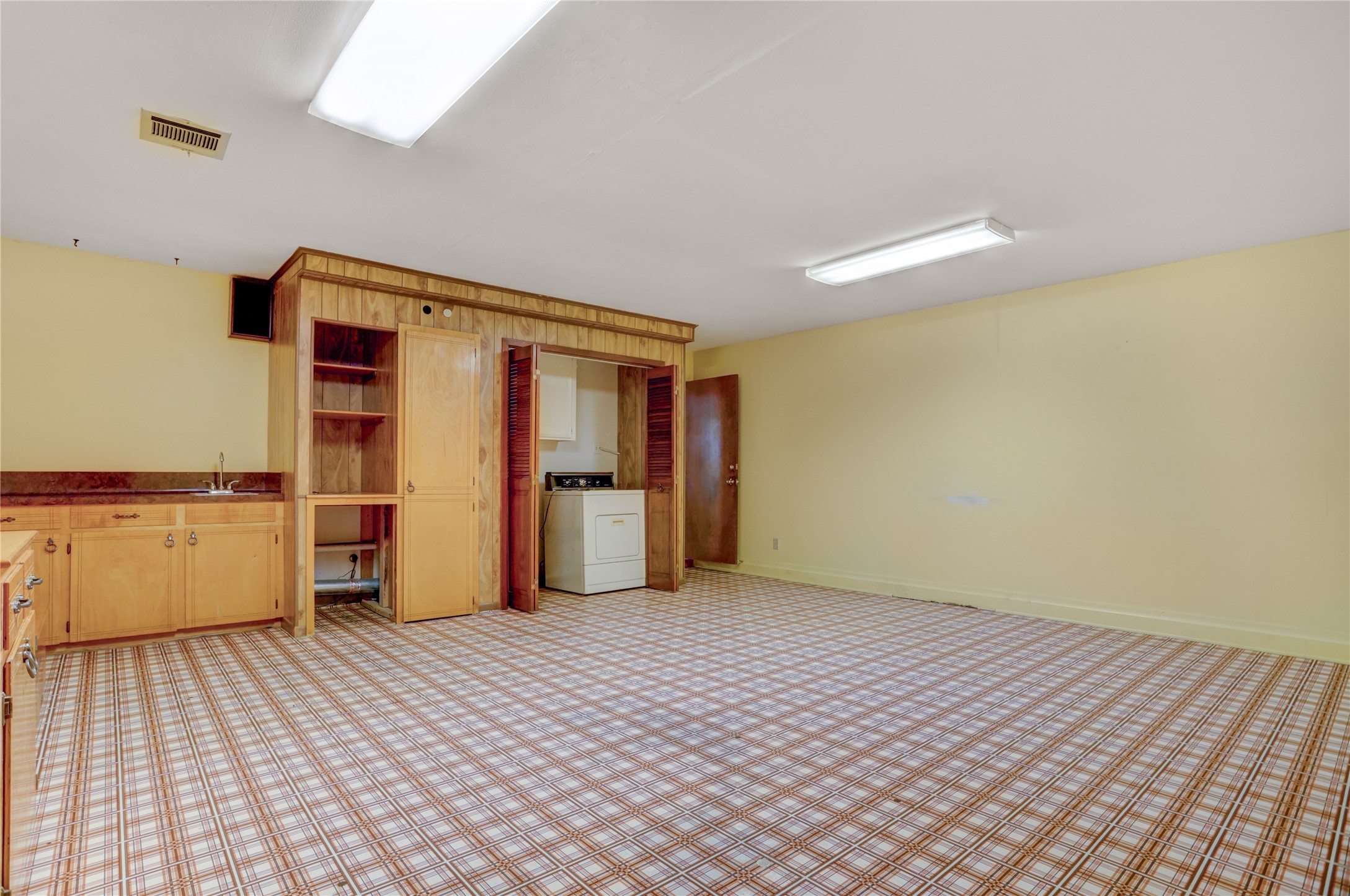 105 Ridgemont Drive Alvin, TX 77511 - Photo 15 of 30 a view of a room with wooden floor