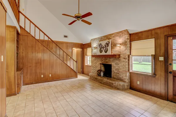 $349,900 | 105 Ridgemont Drive, Alvin, TX 77511