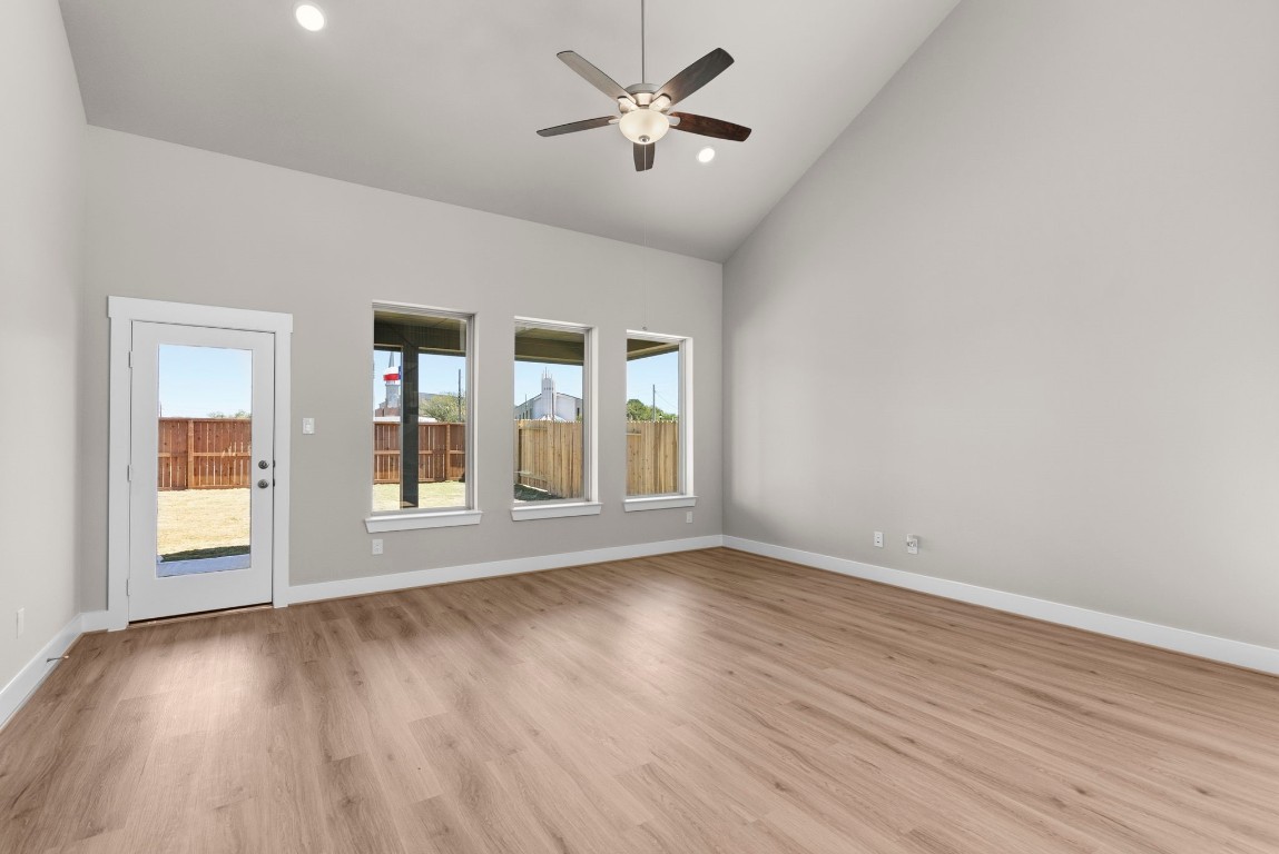 19218 Trinity Terrace Ln Spring Spring, TX 77379 - Photo 8 of 46