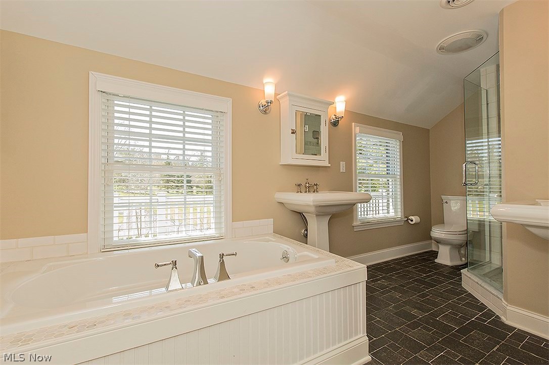 33325 Woodleigh Road Cleveland, OH 44124 - Photo 24 of 35
