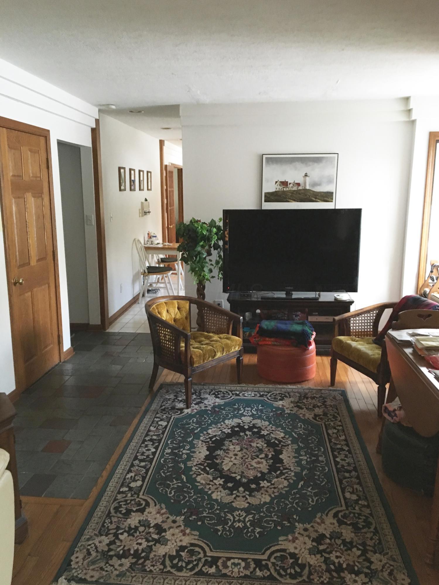 1350 Spindler Road Columbus, OH 43228 - Photo 3 of 18 Gallery Image 3