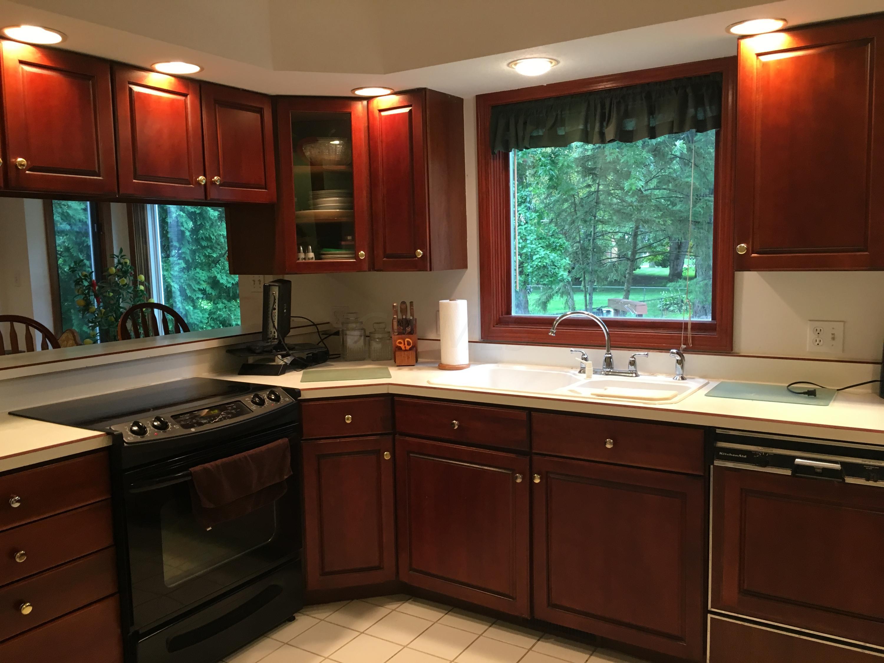 1350 Spindler Road Columbus, OH 43228 - Photo 9 of 18 Gallery Image 9