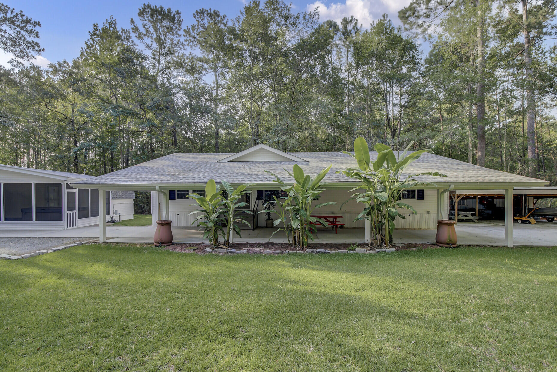 297 Sinclair Road Summerville, SC 29483 - Photo 1 of 42 01_1_mls